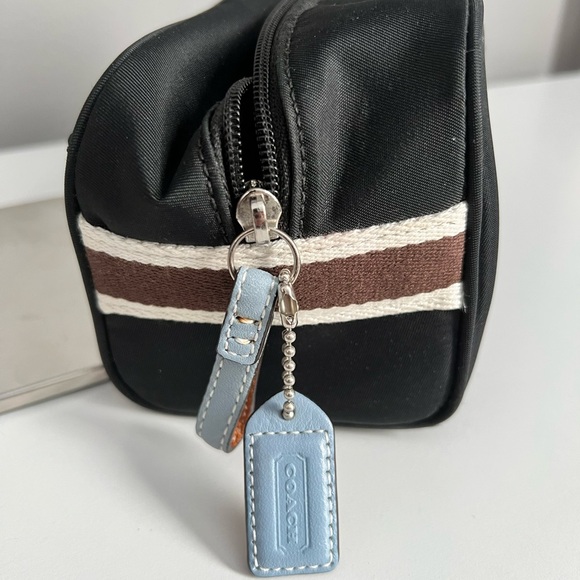 Coach Hampton Toiletry Bag Black Nylon Blue Travel Zip - Picture 2 of 7